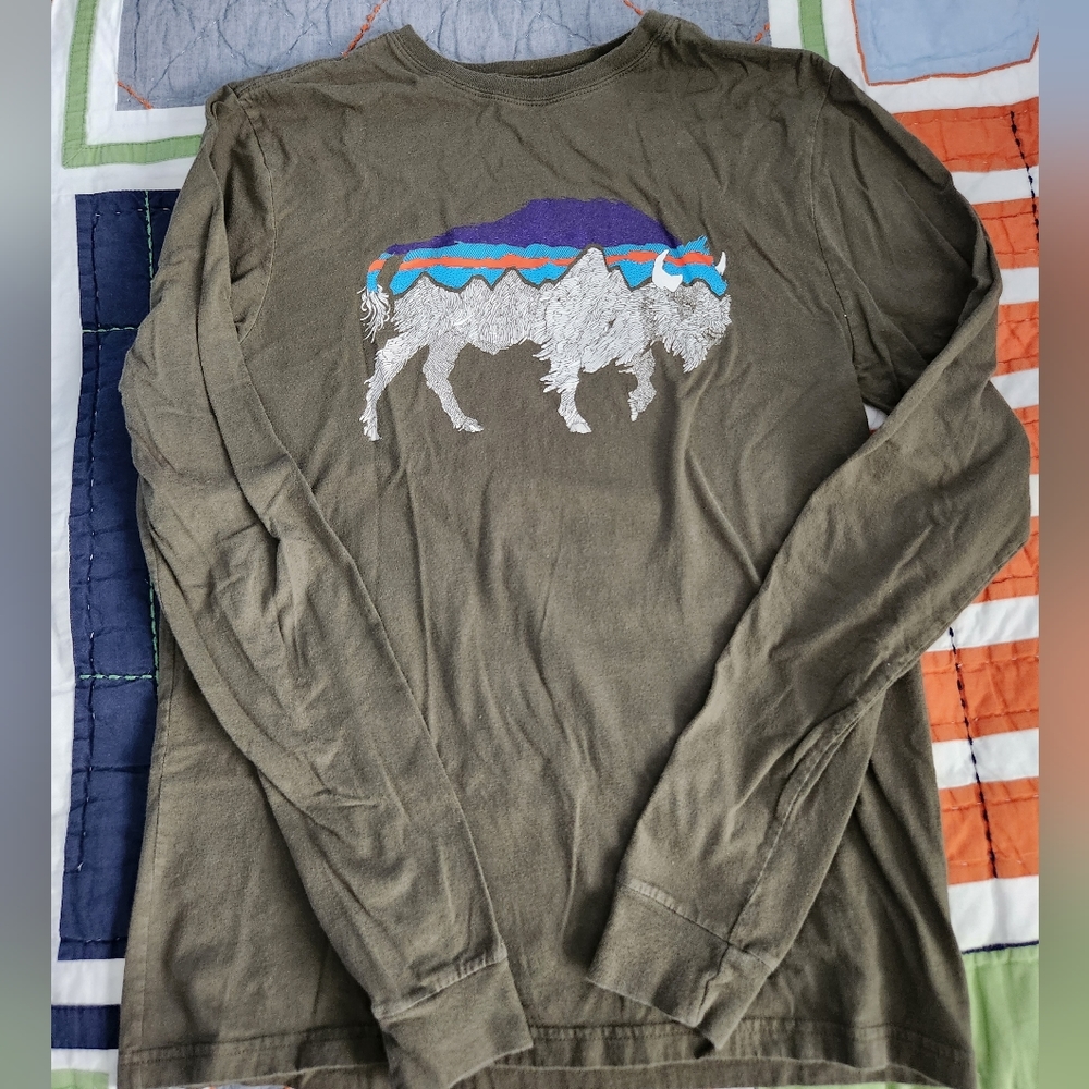 Patagonia olive long sleeve boys size XL